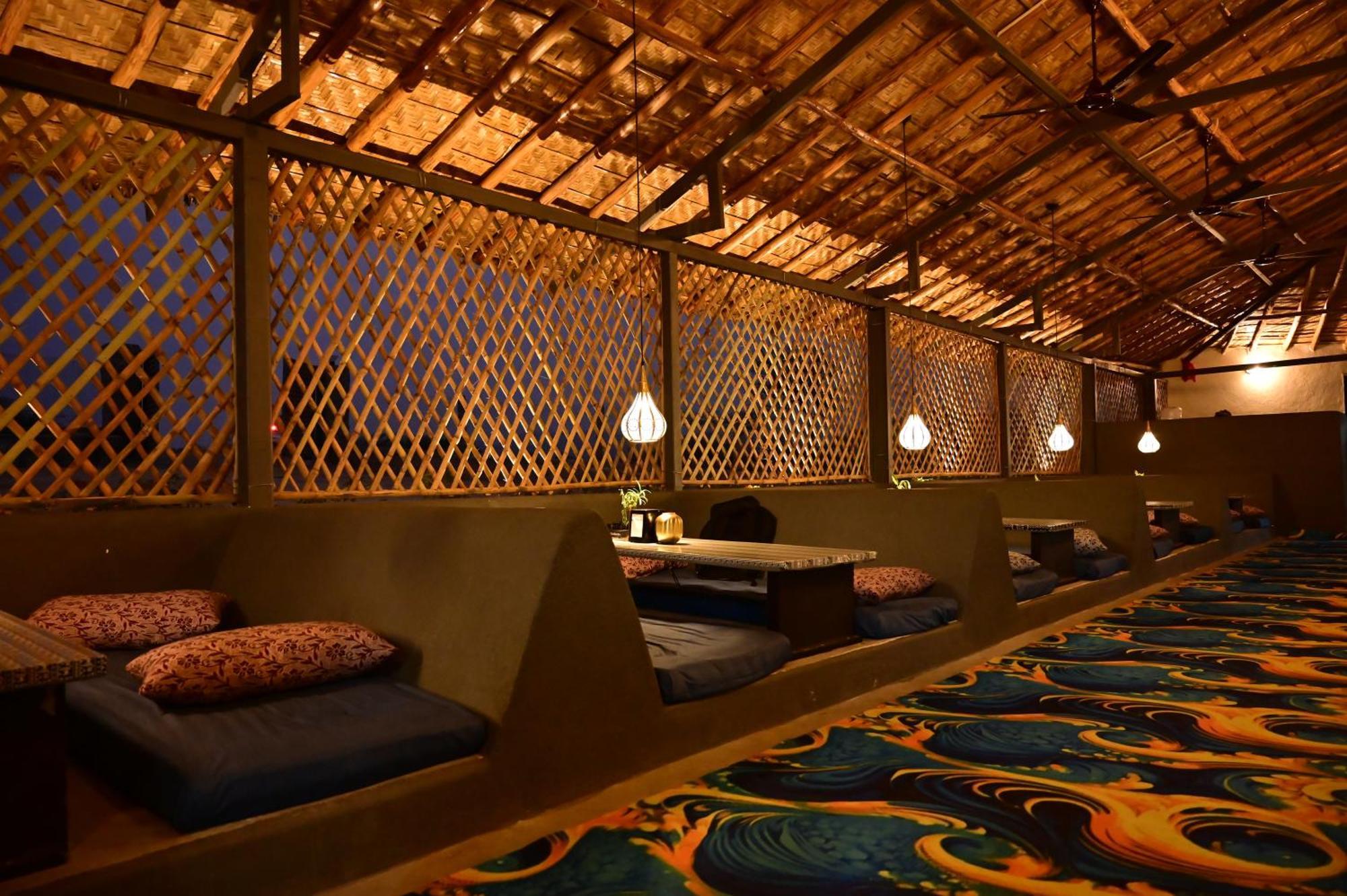 The Hampi Cafe Hotel Luaran gambar