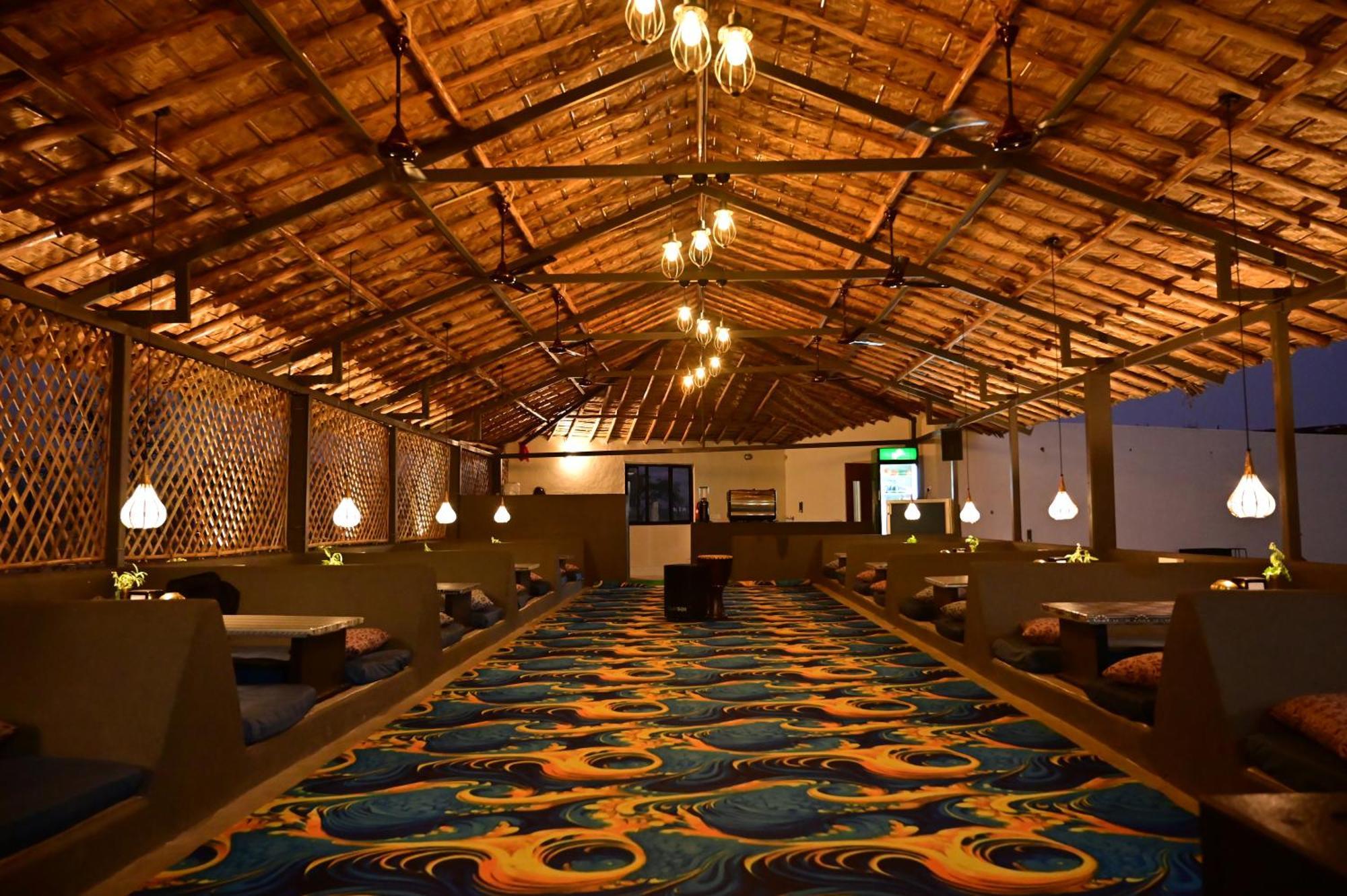 The Hampi Cafe Hotel Luaran gambar