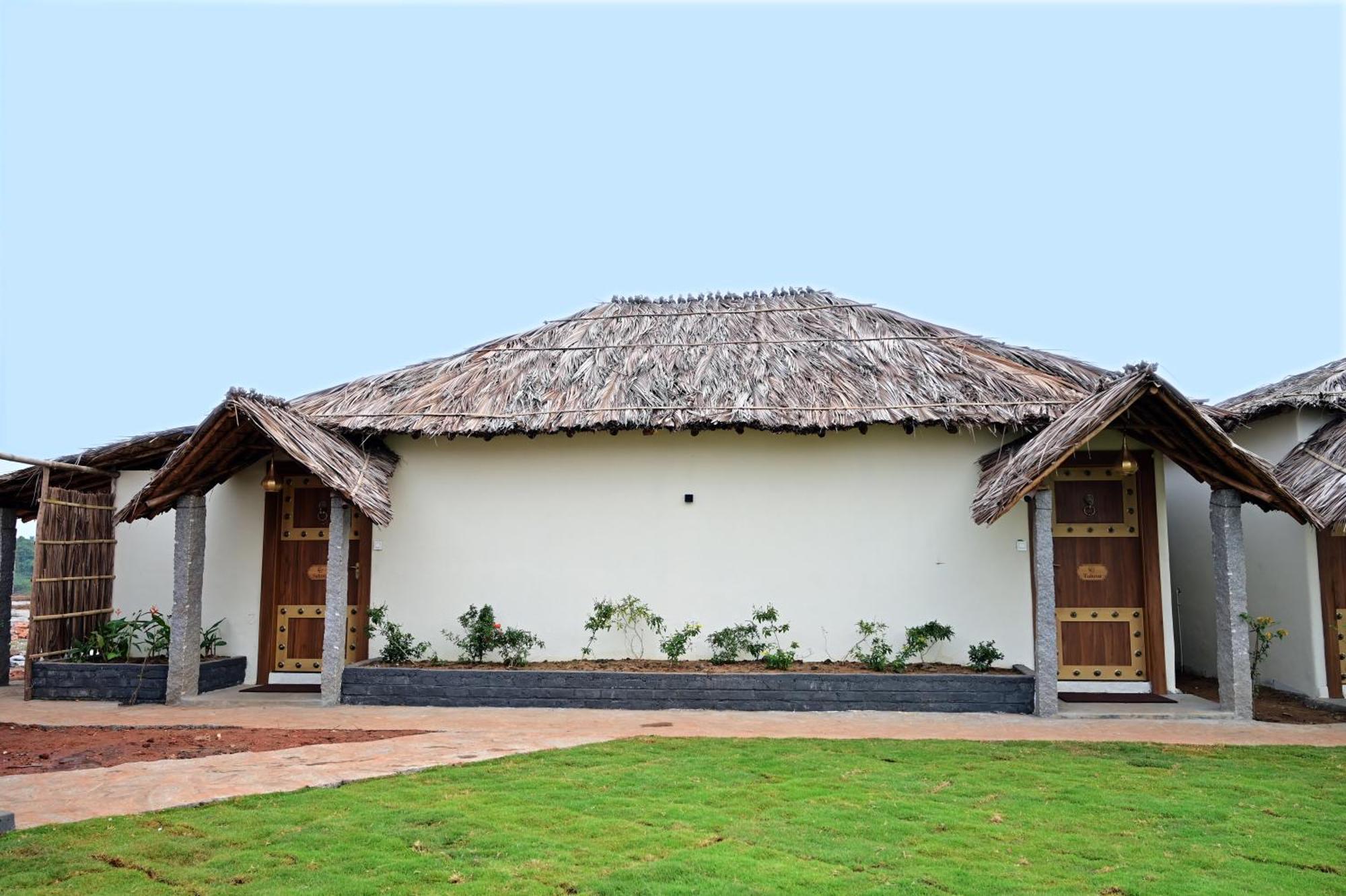 The Hampi Cafe Hotel Luaran gambar