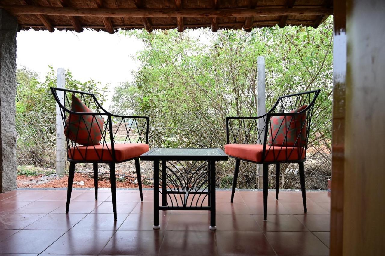 The Hampi Cafe Hotel Luaran gambar